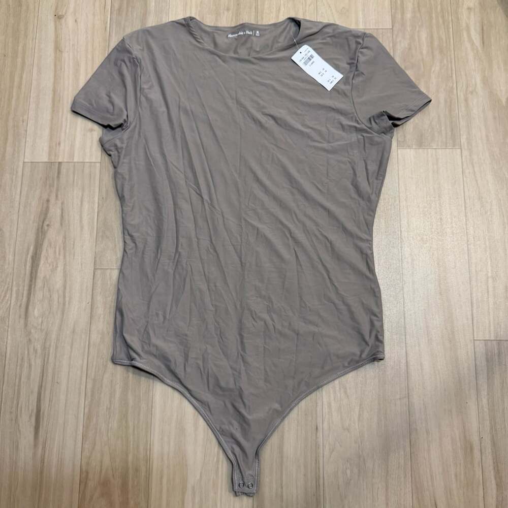 Abercrombie & Fitch Short Sleeve Bodysuit Size XL Gray